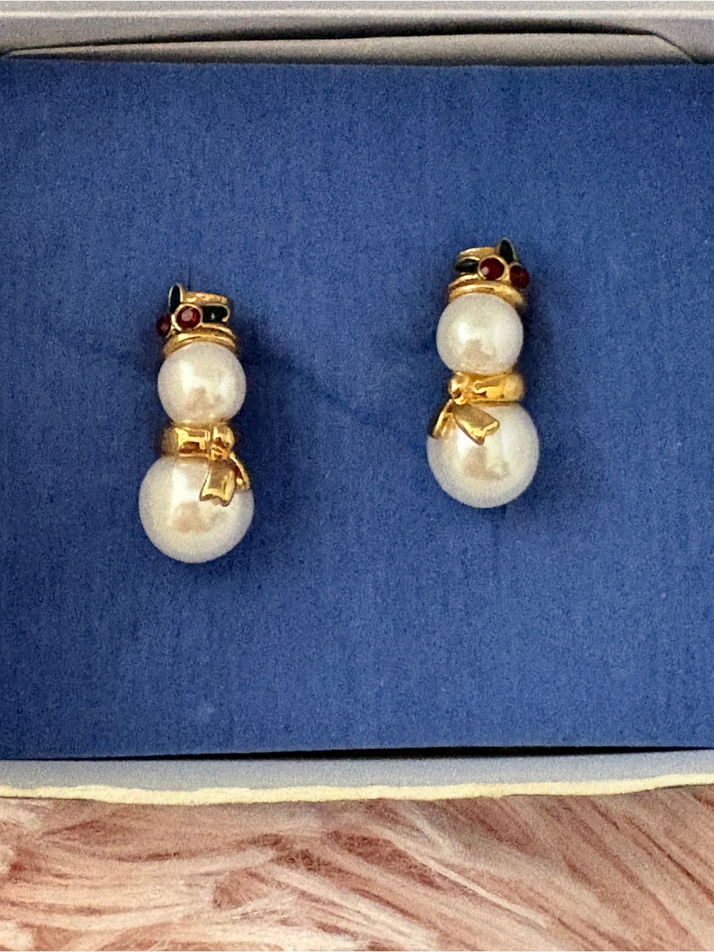 Avon Vintage Gold & Pearl Snowman Stud Earrings - Elegant in original box EUC